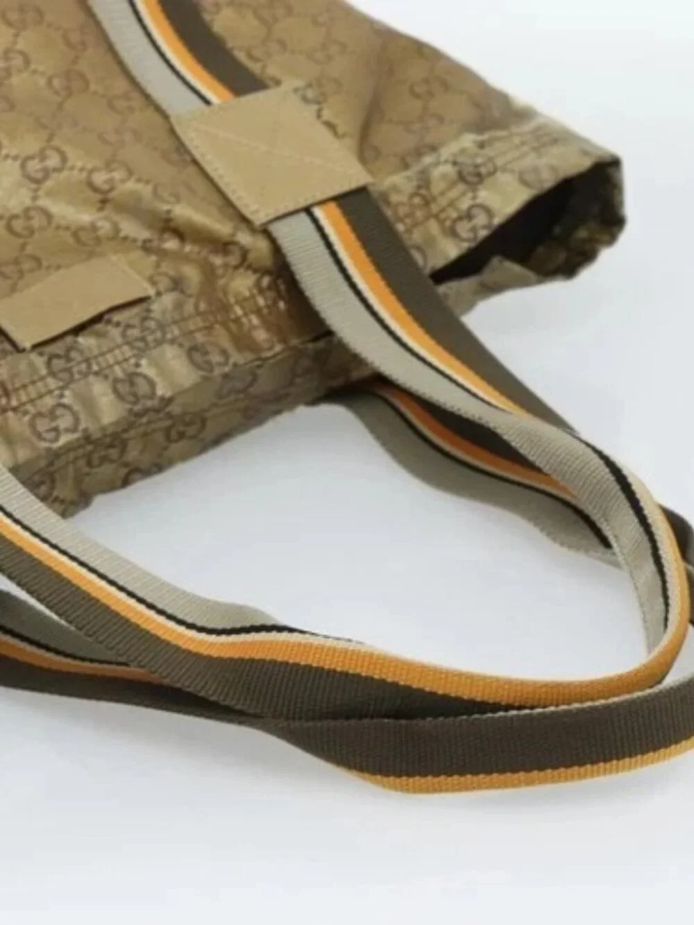 Gucci brand	gucci color	beige